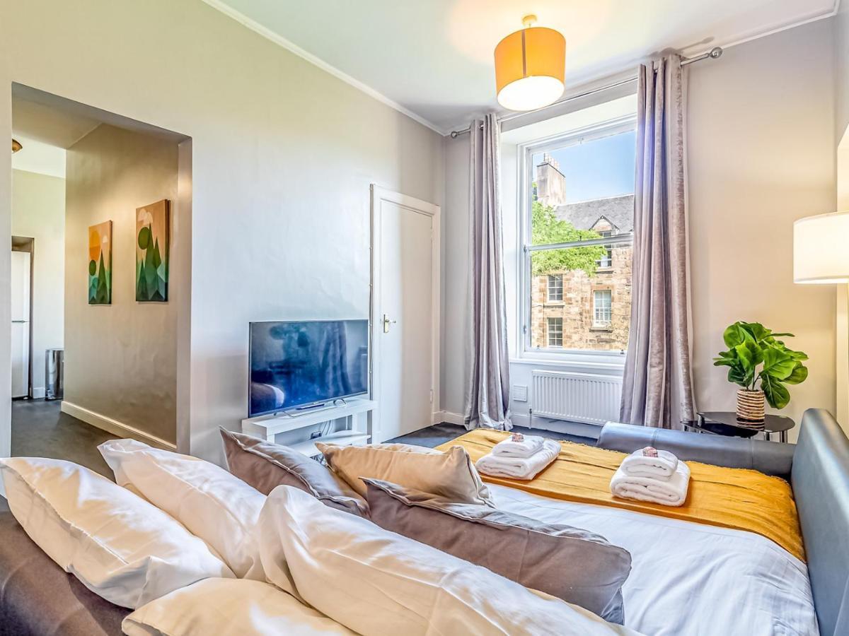 Pass The Keys Spacious And Homely Flat On The Royal Mile * EDI