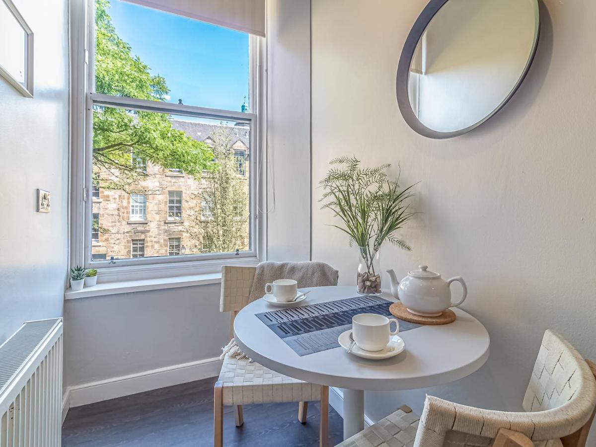 Apartment Pass The Keys Spacious And Homely Flat On The Royal Mile EDI