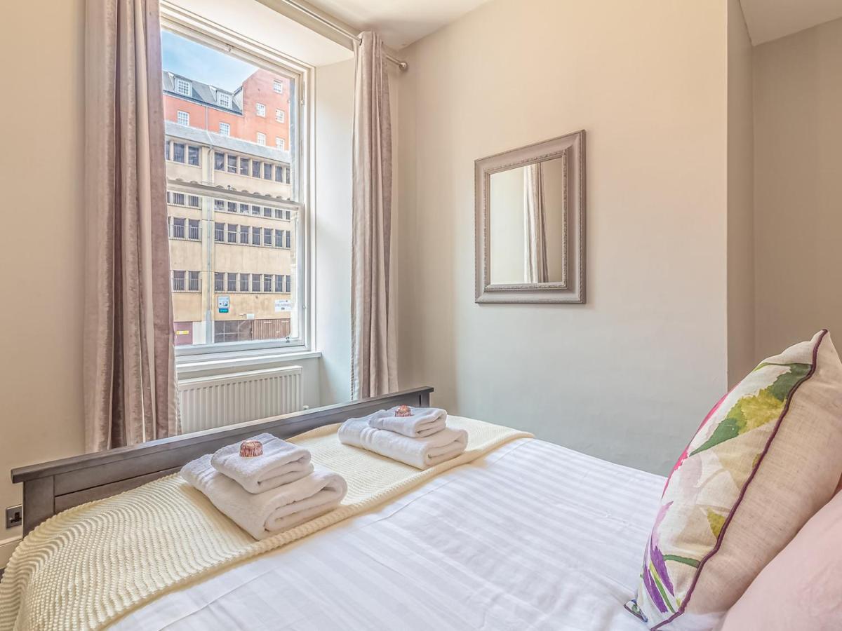 Pass The Keys Spacious And Homely Flat On The Royal Mile * EDI