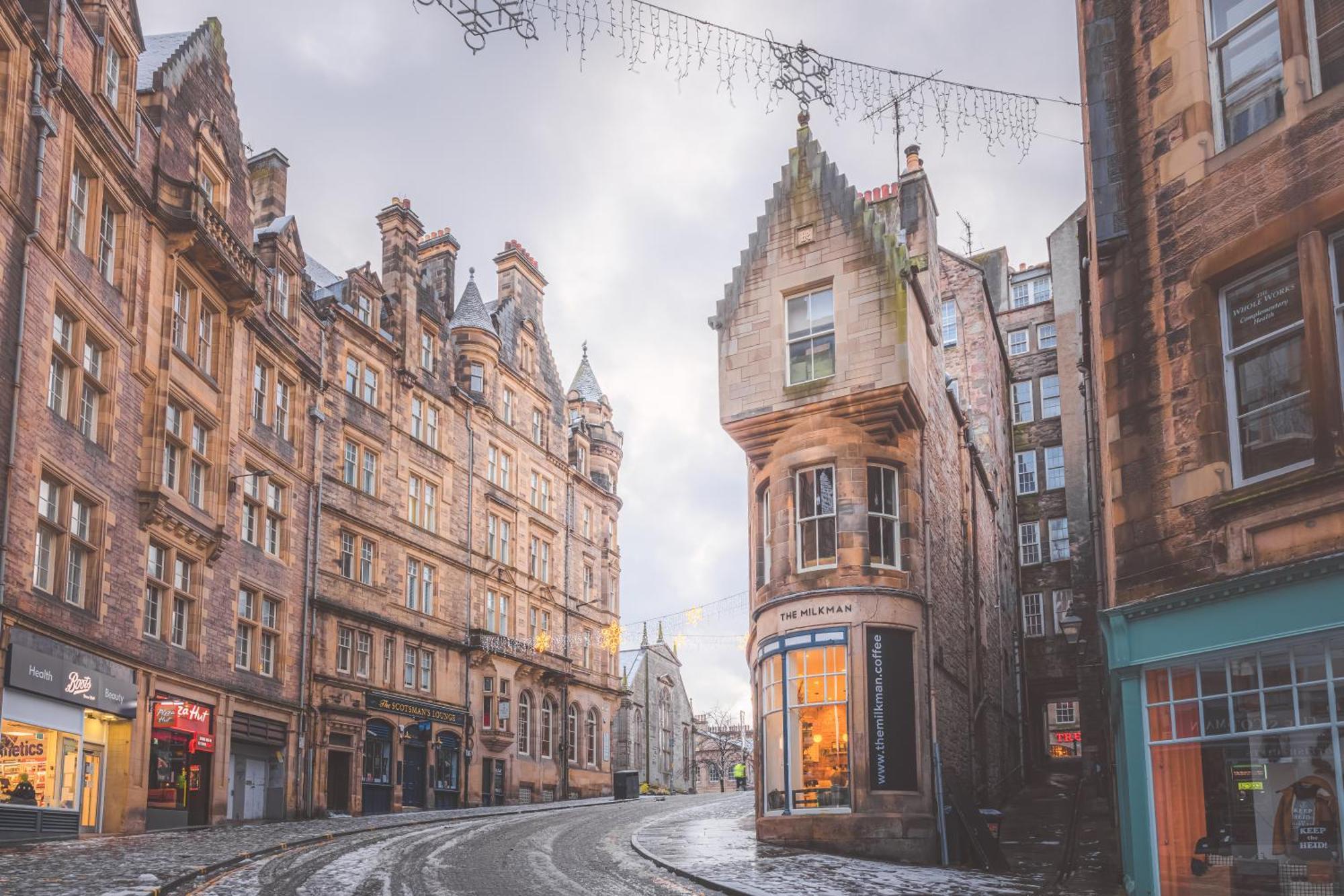 Pass The Keys Spacious And Homely Flat On The Royal Mile * EDI